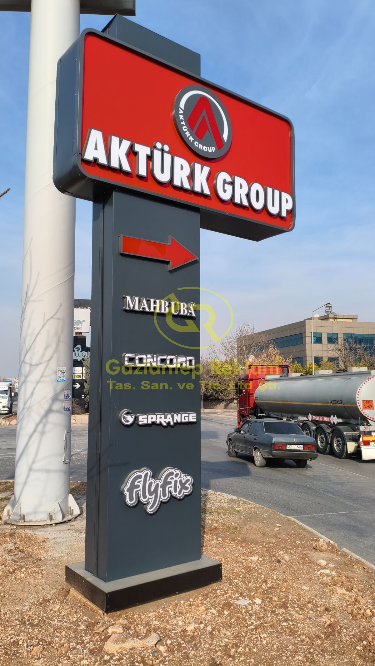 Aktürk Group Yönlendirme Pilon Tabela 