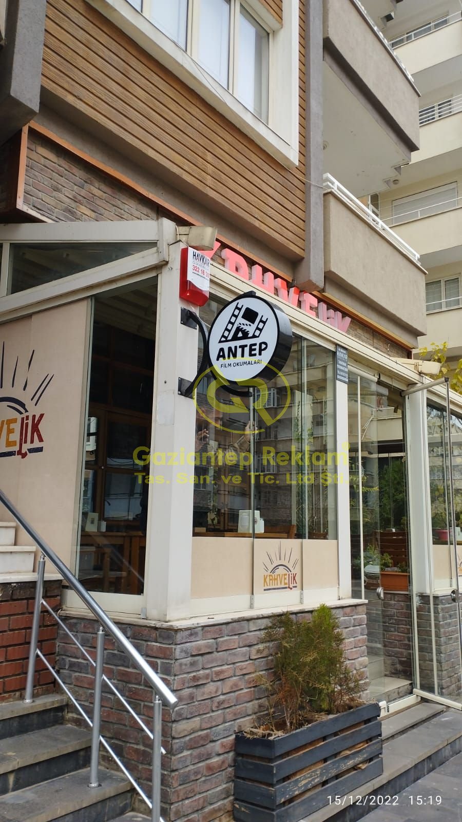 Antep Film Okumaları Dairesel Işıklı Pleksi Fener Tabela