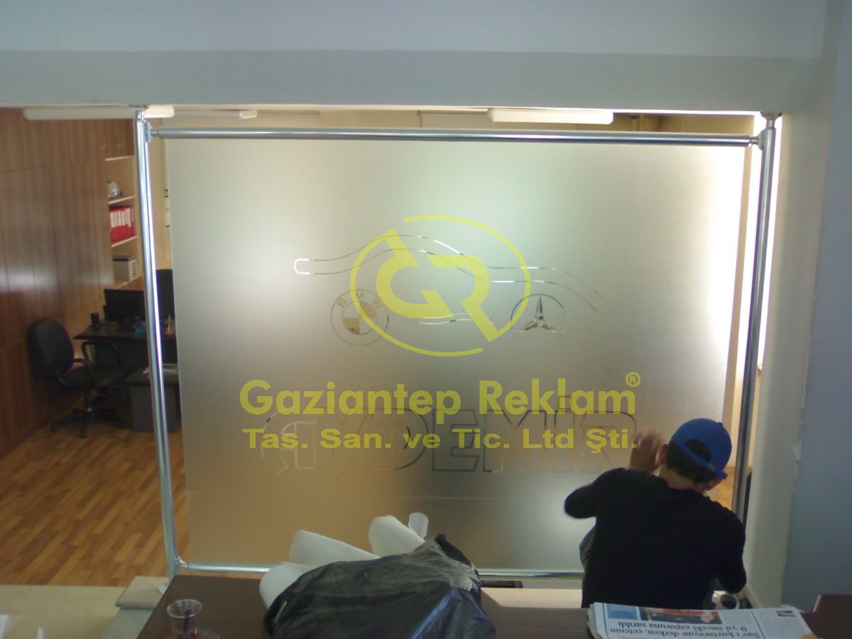 AYDEMİR Otomotiv Buzlu Cam Folyo Giydirme 