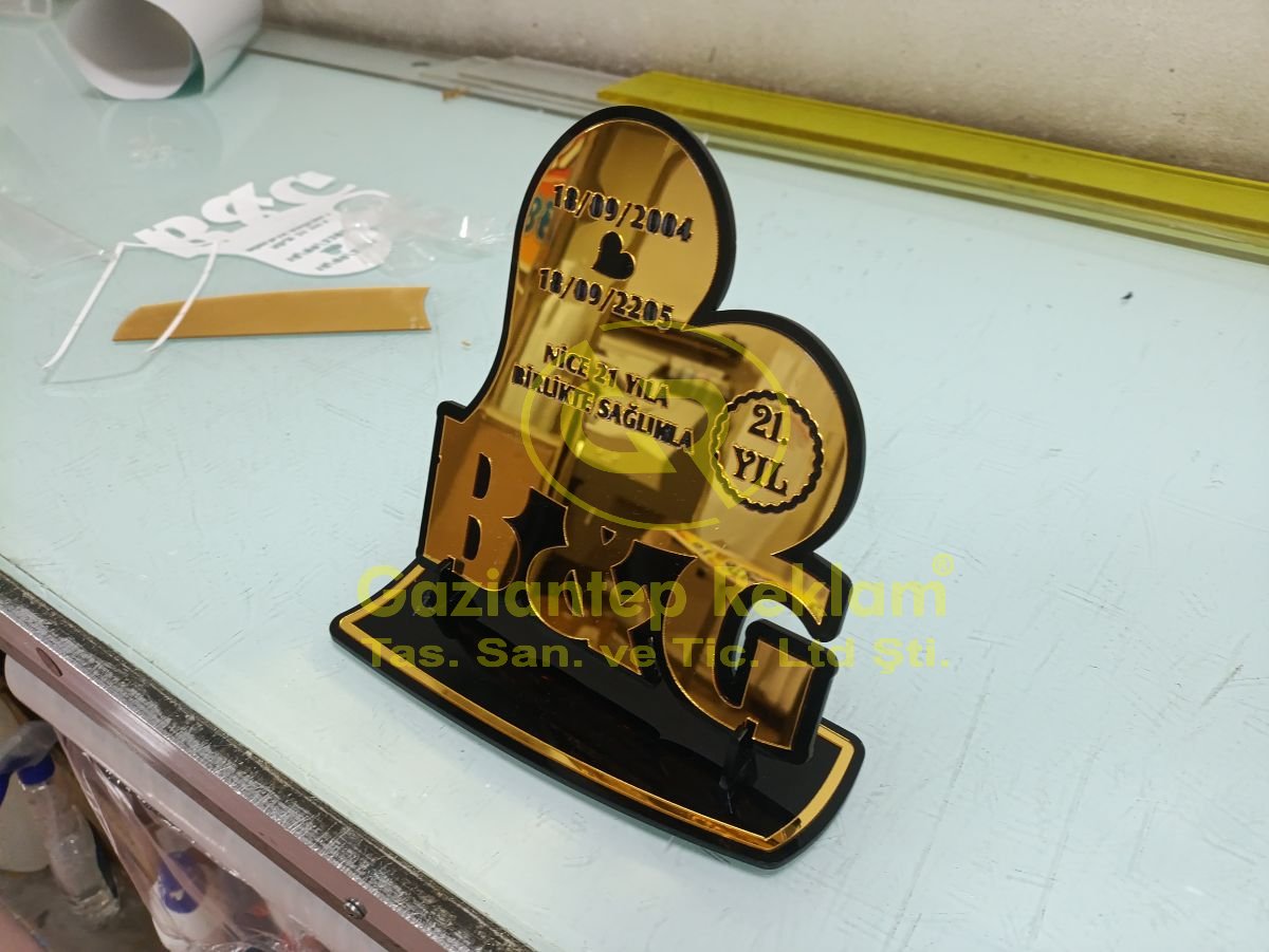 B&G 21. Yıl Özel Lazer Kesim Ayna Pleksi Plaket