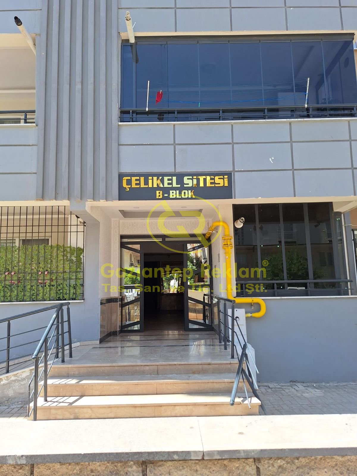 ÇELİKEL SİTESİ Ayna Pleksi Blok Giriş Tabelası