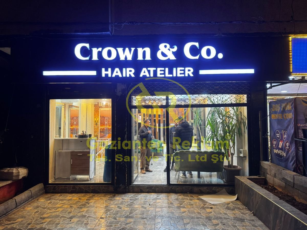 Crown & Co. Hair Atelier Işıklı Pleksi Kutu Harf Tabela