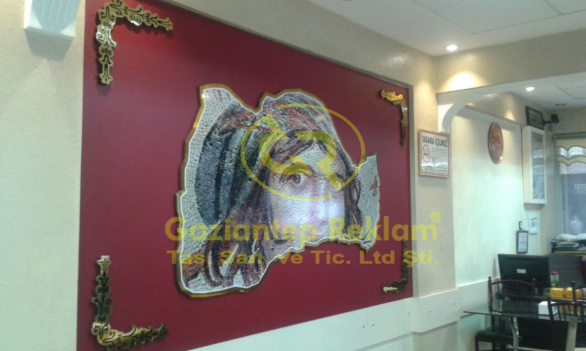 Dekoratif Gold Kenarlı Kabartma Mozaik Panel Uygulaması