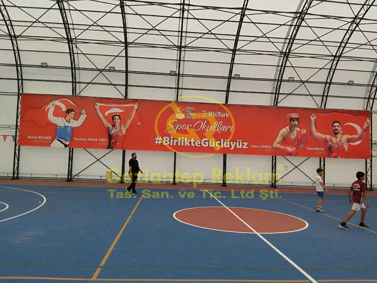 İç Mekan Vinil Branda Afiş Uygulaması