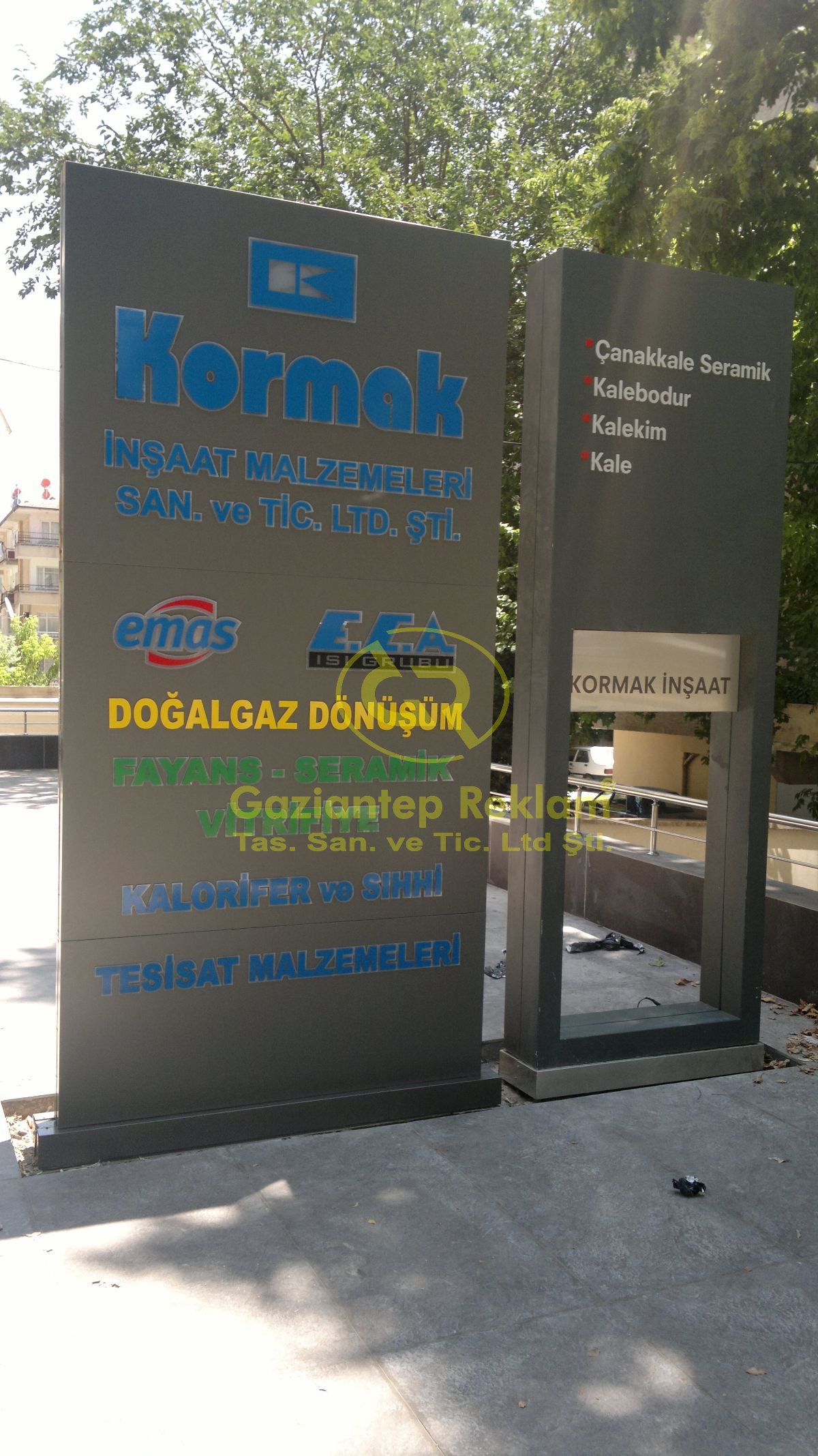 Kormak İnşaat Malzemeleri Estetik Pilon Totem Tabela