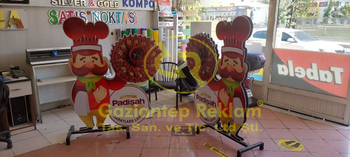 Mağazalar İçin Özel Kesim Ayaklı Tanıtım Totemleri