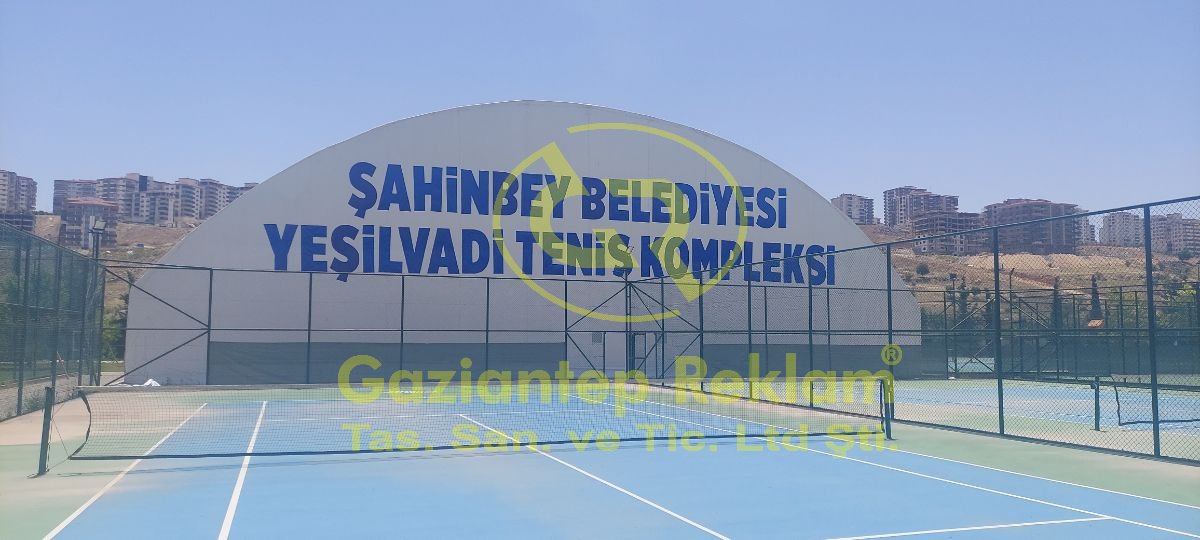 Mega Boyutlu Açık Hava Tesisleri Vinil Uygulama