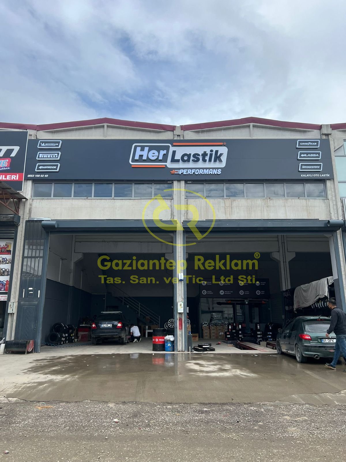 Otomotiv Sektörü İçin Kurumsal Işıklı Kutu Harf Tabela Projesi