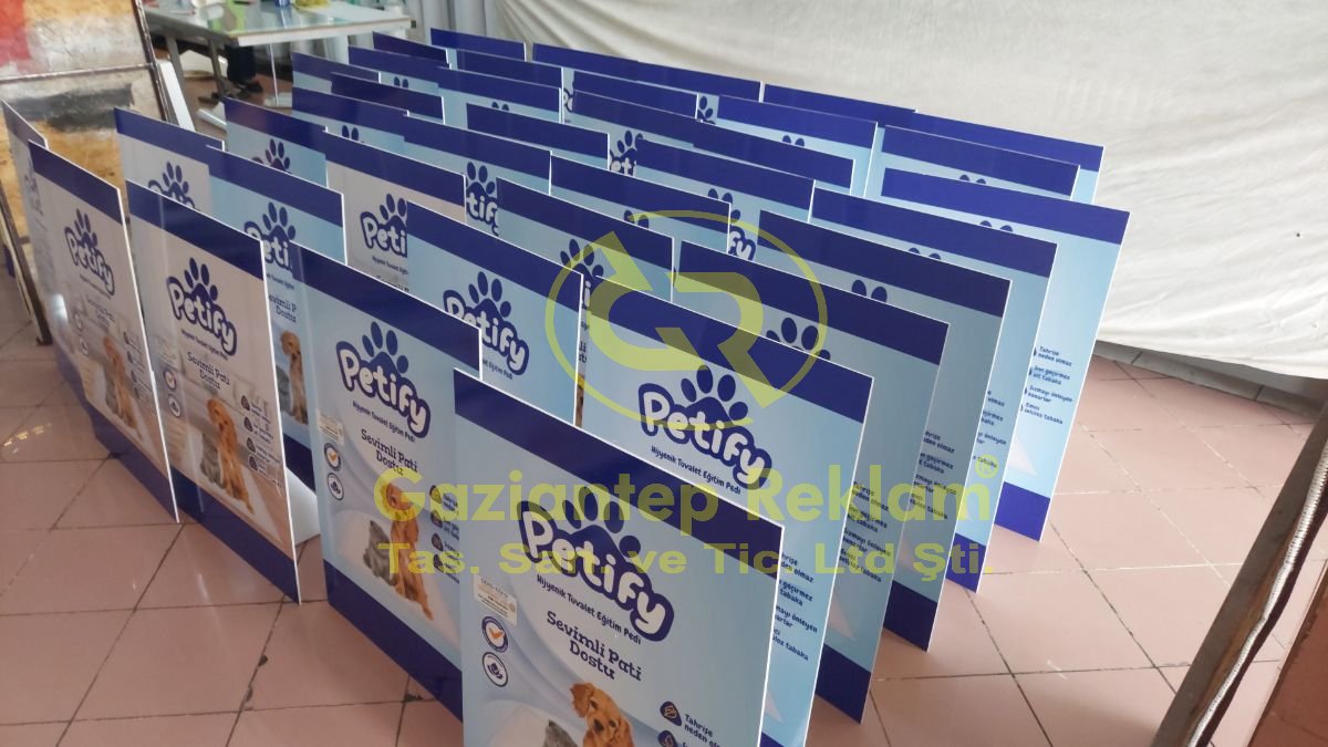 Özel Şekilli Toptan Mağaza İçi Reklam Panoları