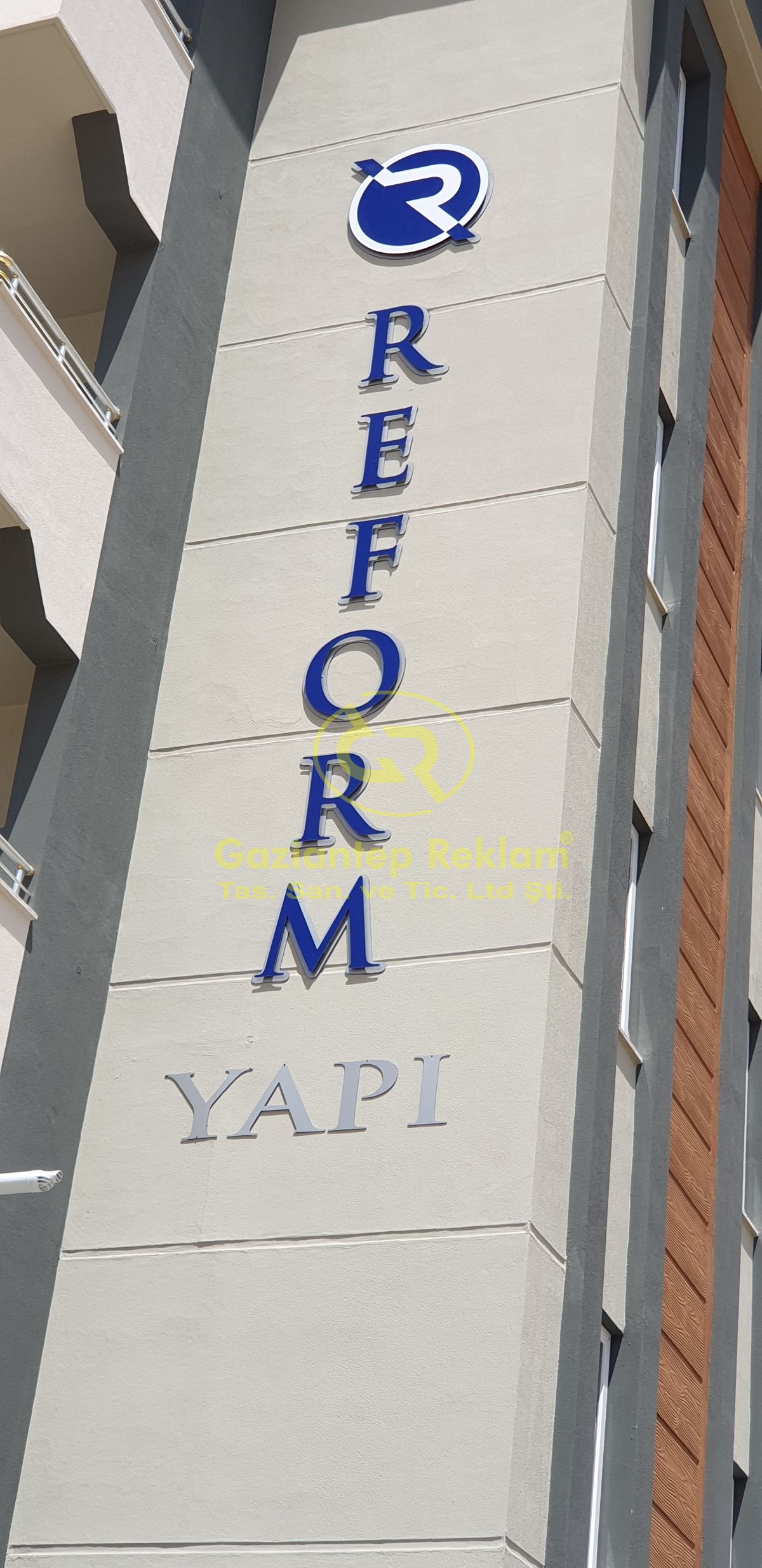 Reform Yapı Apartman Cephe Alkor Harfler