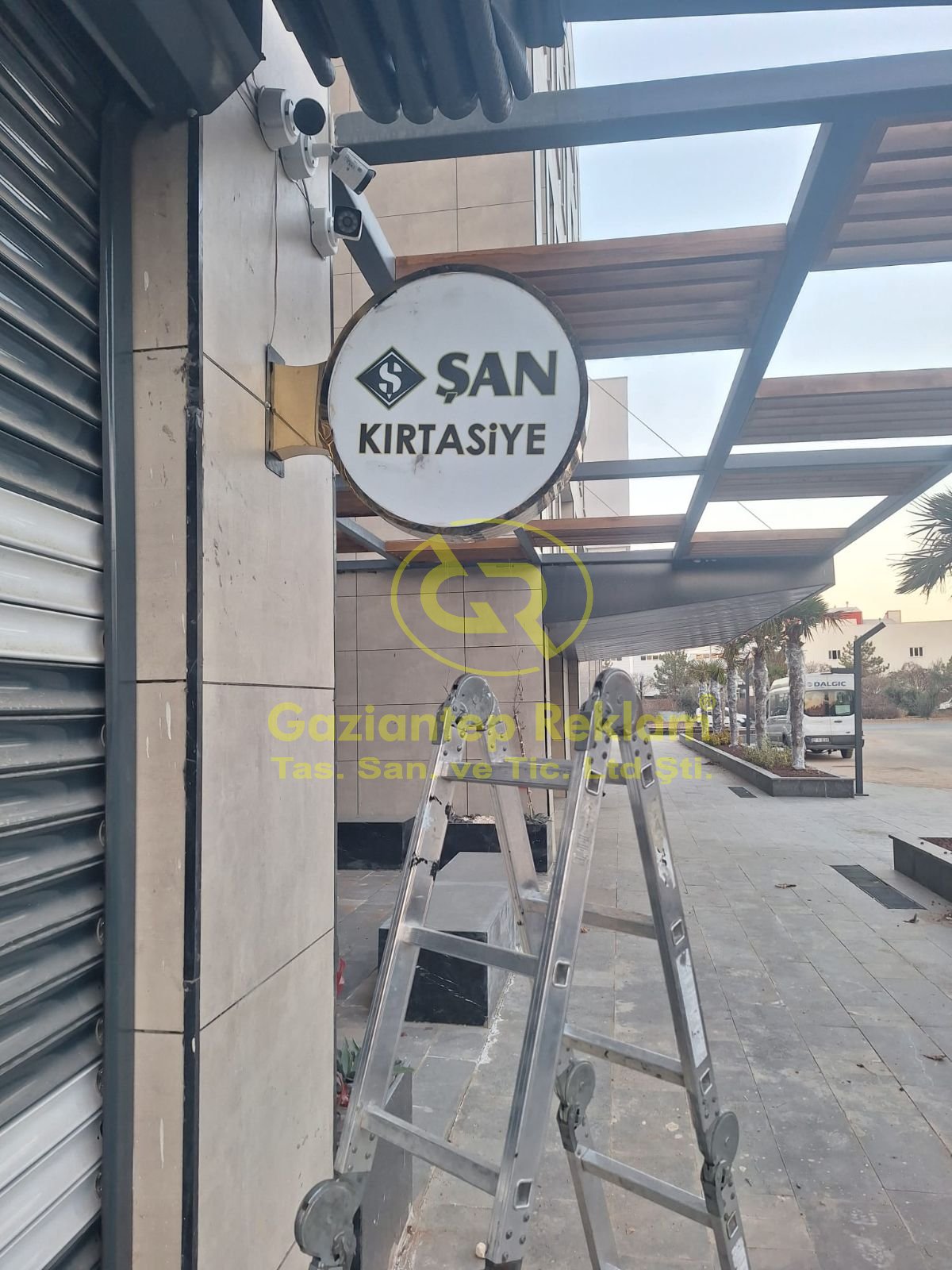 ŞAN KIRTASİYE Yuvarlak Pleksi Fener Tabela