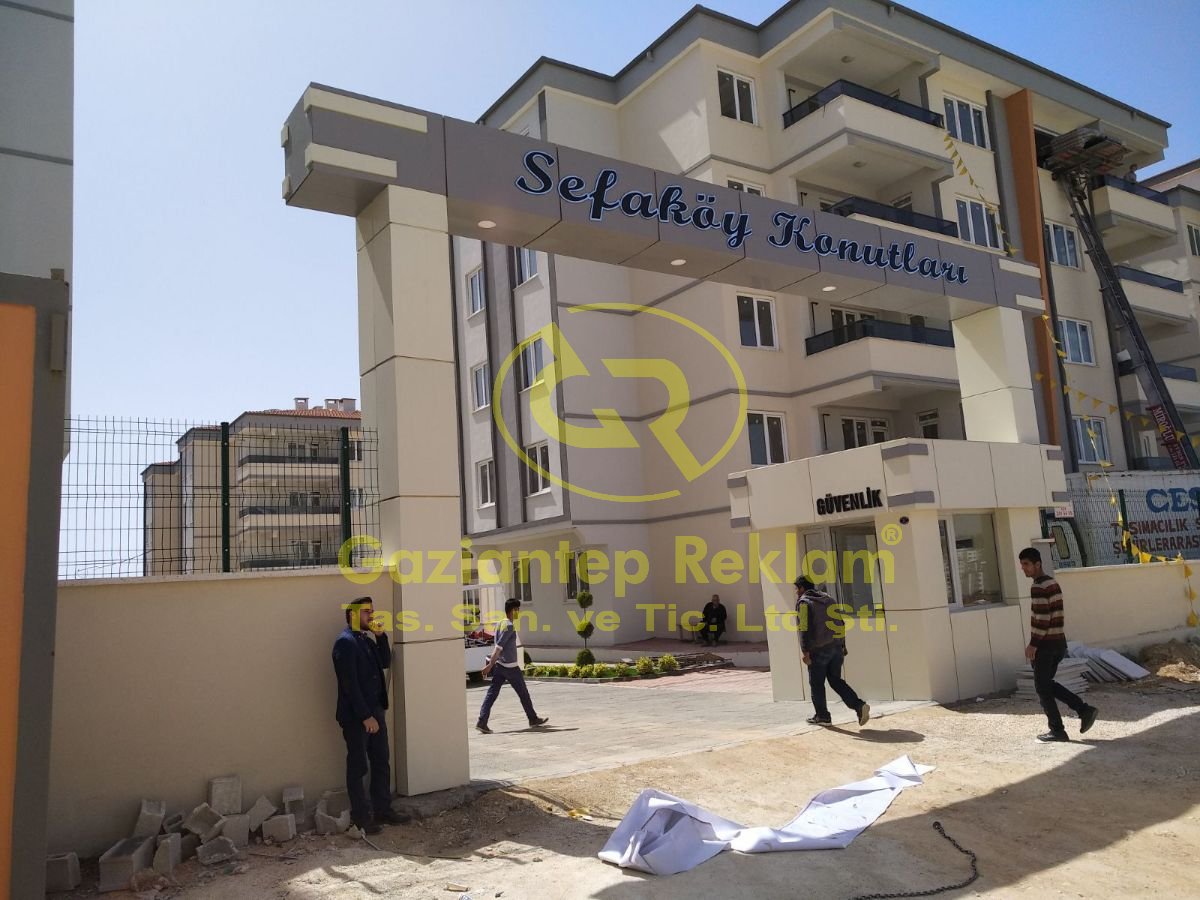 Sefaköy Konutları Paslanmaz Krom Görünümlü Site Giriş Tabelası