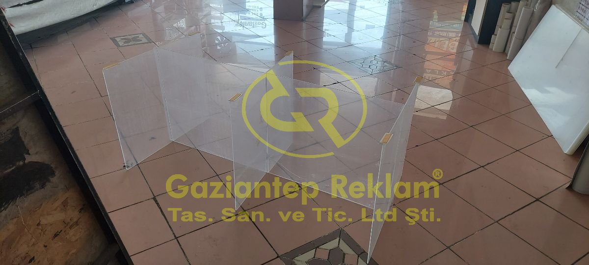 Şeffaf Akrilik Pleksi Masaüstü Koruyucu Bariyer