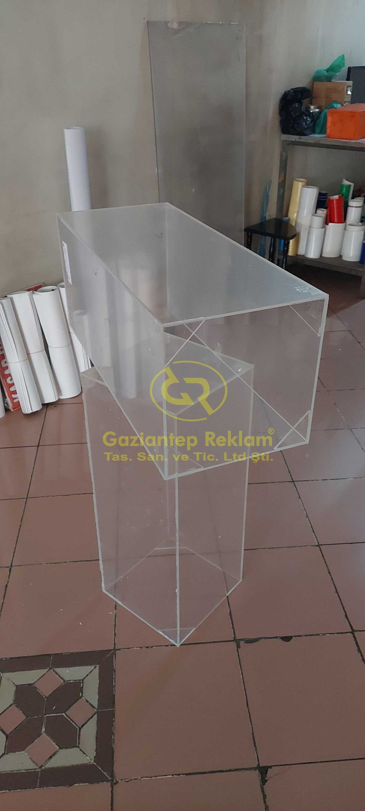 Şeffaf Pleksi Kutu ve Özel Stand Çalışmaları