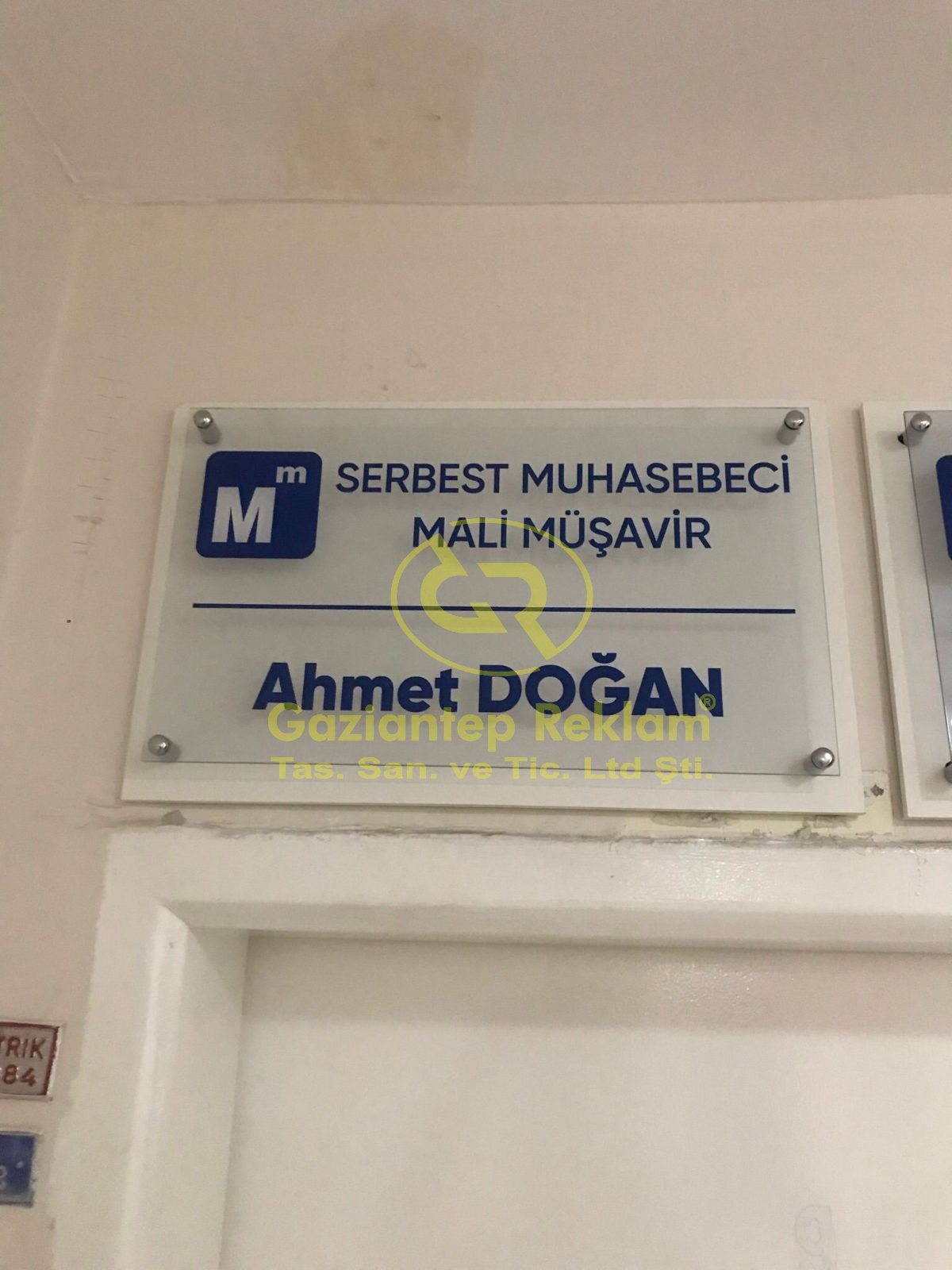  Şeffaf Pleksi Ofis Kapı Yönlendirme Levhası