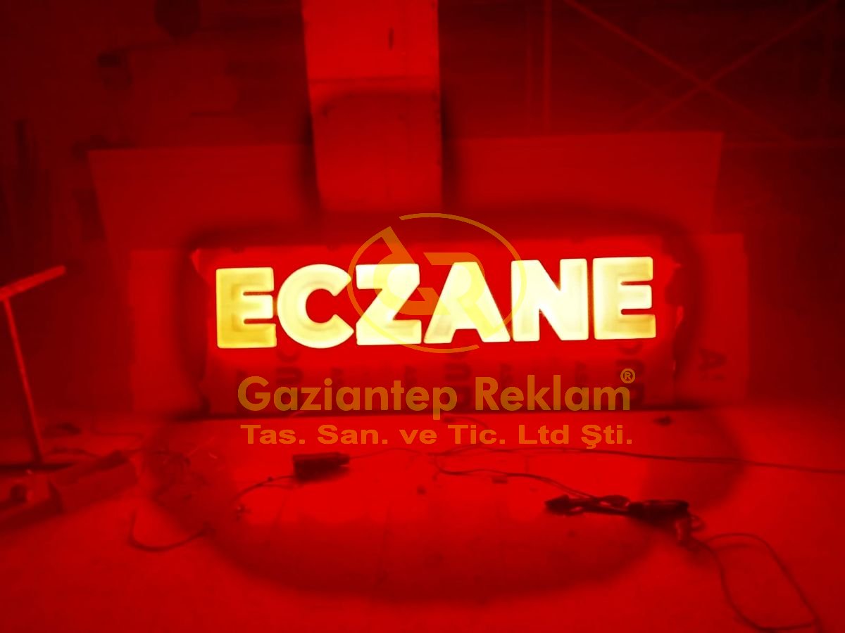 Uzun Ömürlü LED Işıklı Pleksi Tabela Üretimi